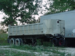 United Country - Terry Realty www.tennesseeland.com Aluminum End Dump Trailer City Brand