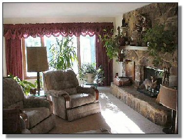 Tennessee Real Estate - Farmette Property - 1628 - Living room - 2